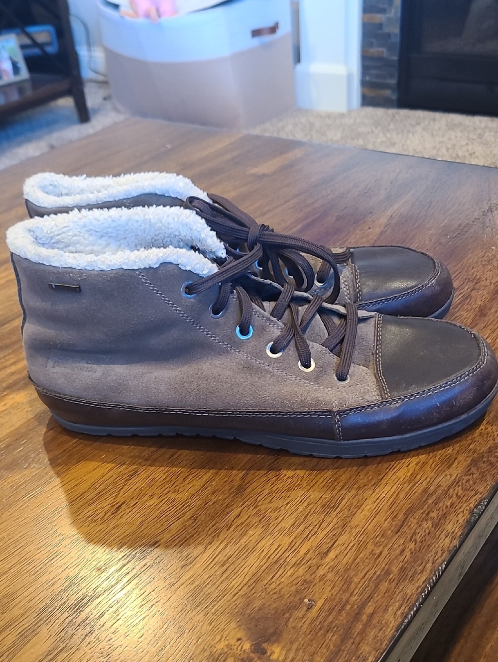 Patagonia Canteen Activist Fleece Mens - Size 10- Snow Boots Waterproof Brown